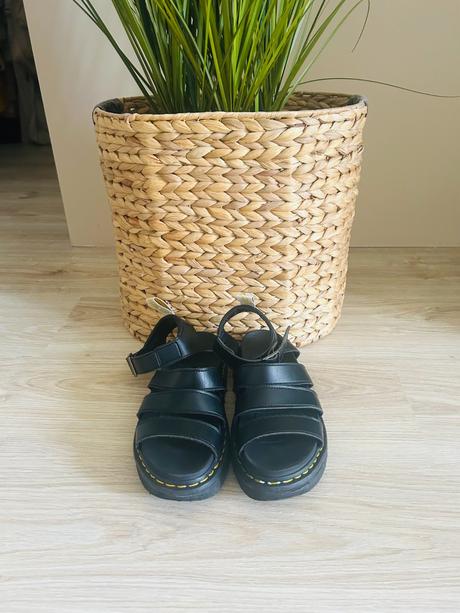 Luxusné sandále značky dr. martens, pc 140 eur, 38