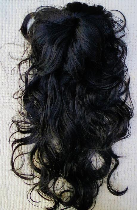 Čierna parochňa - vlnité dlhé vlasy, 