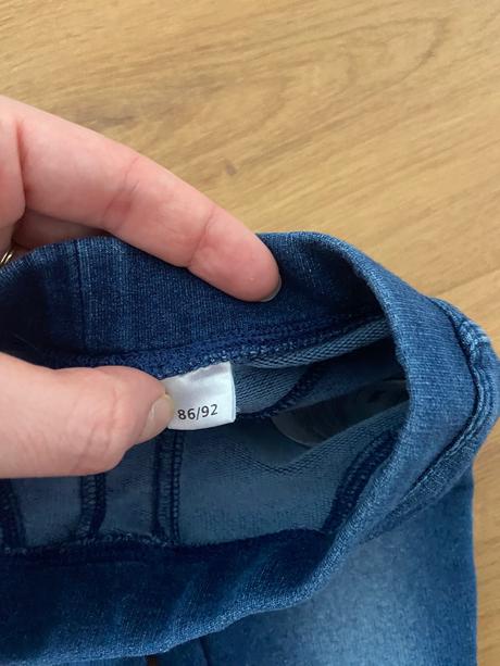 Džegínsy, lupilu,86