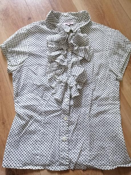 Bodkovana bluzka, 38