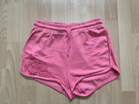 Balík dievčenských kraťasov, 158–170