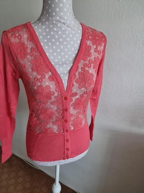 Lososový svetrík s čipkou s, s