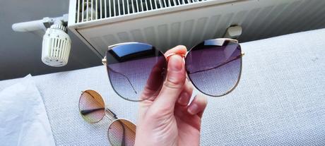 Dvoje slnečné okuliare, 