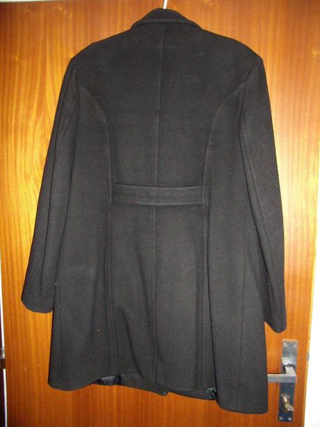 Čierny zimný kabát, 40