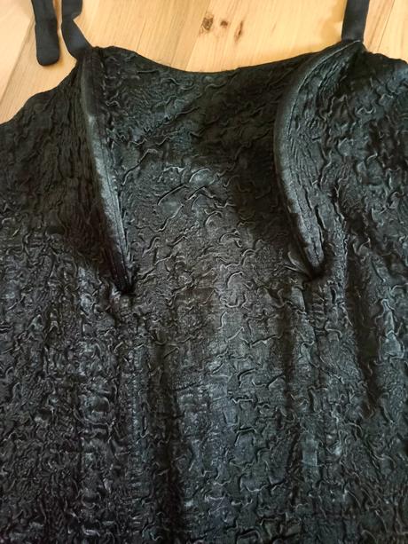 Puzdrové šaty s/m, m