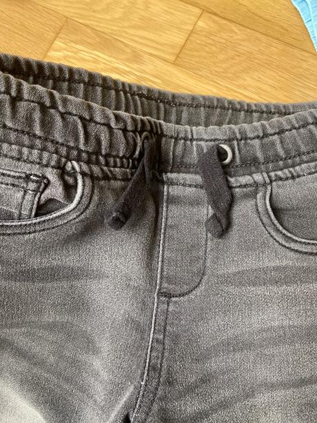 Frajerské čierne rifle 110/116, 116