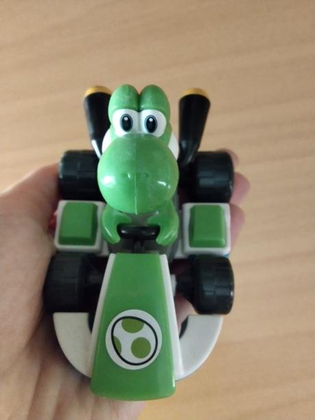Super mario yoshi figúrka kinder surprise maxi,