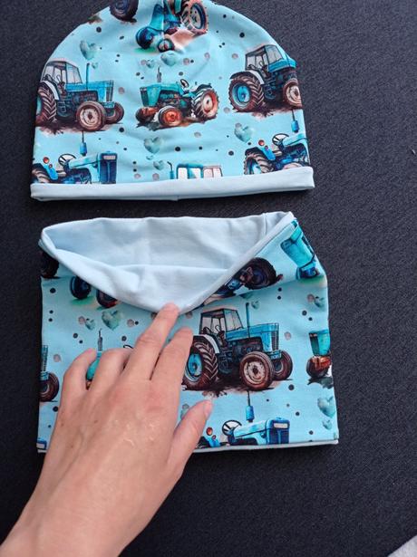 Set čiapka a nákrčník, 52