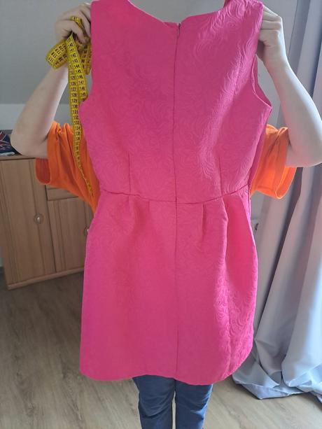 Cyklamenove šaty, s