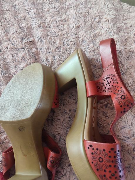 Kožené sandálky, 39