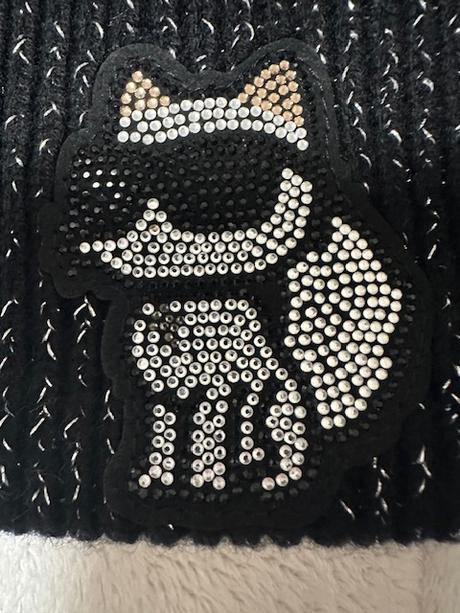 Čierna čiapka so striebornou niťou karl lagerfeld, 