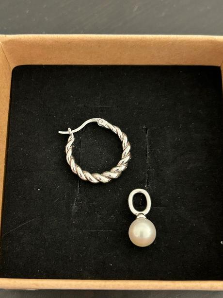 Strieborné náušnice s perlovým príveskom, 