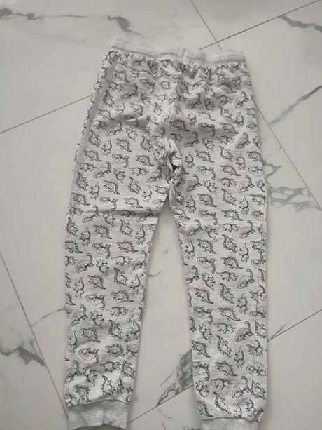 Chlapčenské tepláky, sinsay,140