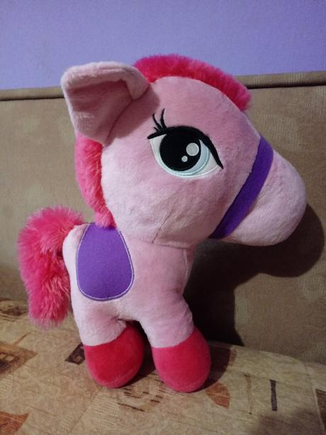 Veľky plyšový konik, 