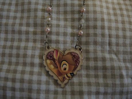 Retiazka so srnkou bambi, disney