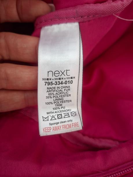 Chlpatý ruksak, next