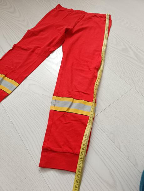 Červené pyžamo, lindex,122