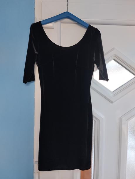 Čierne zamatové šaty, s