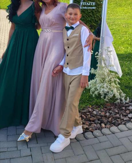 Oblek pre chlapca, 140