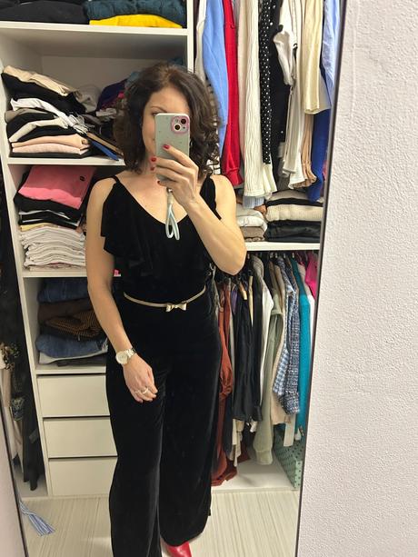 Zamatovy cierny luxusny overal, 38