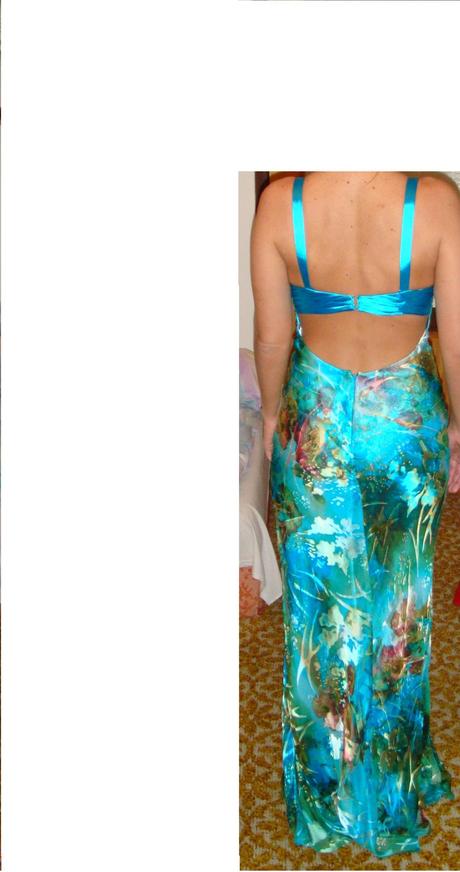 Neprehliadnutelne spolocenske saty, s