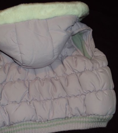 Vesta s kapuckou, cherokee,86