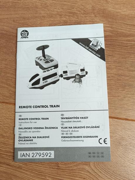 Vlacik na dialkove ovladanie playtive,