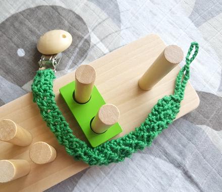 Šnúrka na cumlík, alebo hryzátko - zelená, 