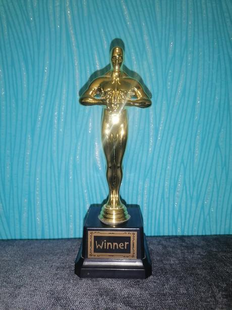 Soška a lá oskar - trofej,