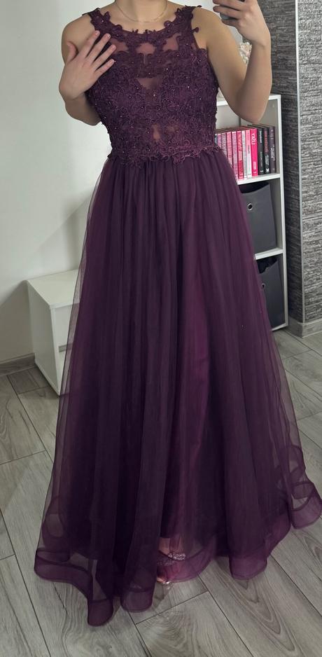 Fialové spoločenské šaty, m