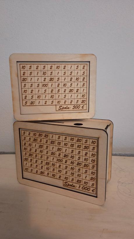Drevená vyškrtávacia pokladnička 500, 