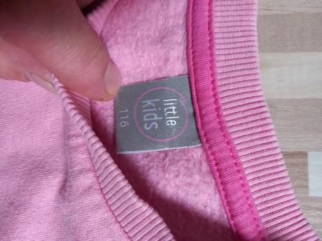 Dievcenske mikiny, 116