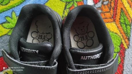 Tenisky, authority,29