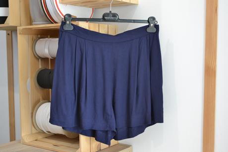 Tmavomodré šortky s vreckami 40, h&m,40