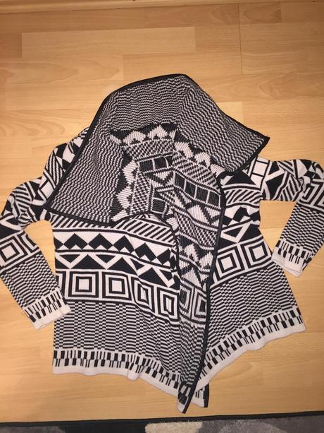 Damsky asymetricky kardigan aj pre tehu, m