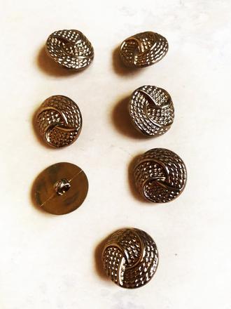 Zaujímavé gombíky 7 ks,