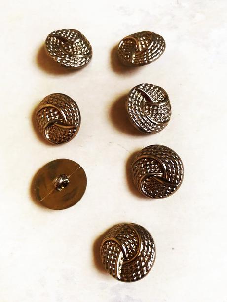 Zaujímavé gombíky 7 ks, 