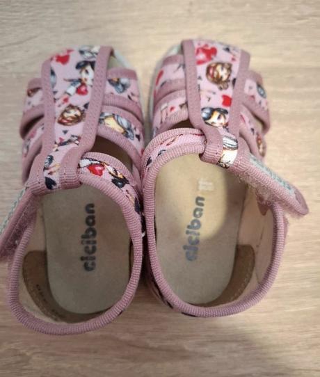 Dievčenské papuče s pevnou pätou a koženou stielko, ciciban,20