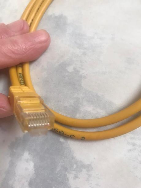 Príslušenstvo k tv - internetu 3 ks,