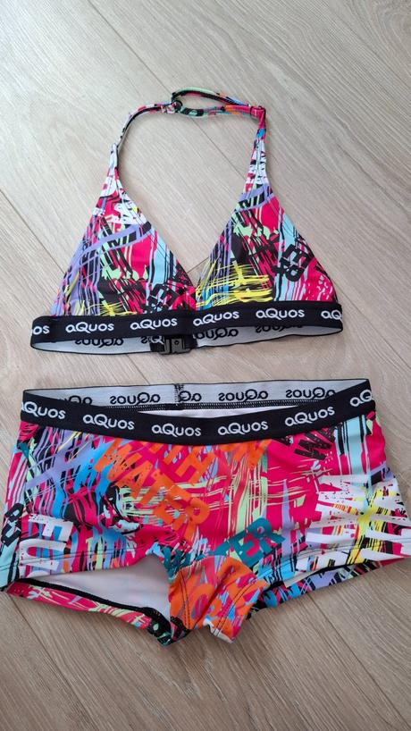 Dievčenské plavky, 140