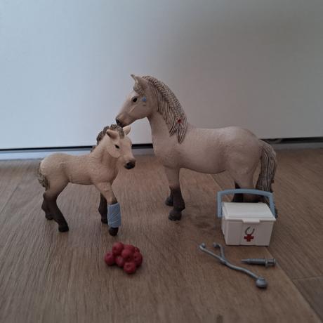 Schleich ohrada, prekazky, kemp, 