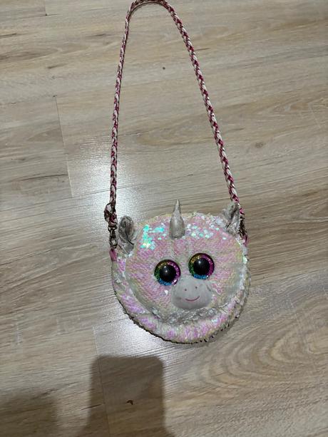 Kabelka meniaca jednorožec, 