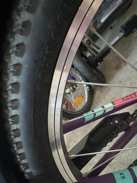 Predam dievcensky bicykel, dema,20