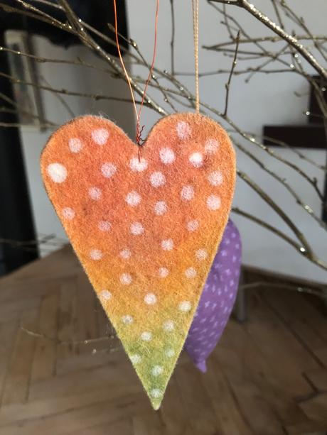 Plstene srdiečka-dekoracia,