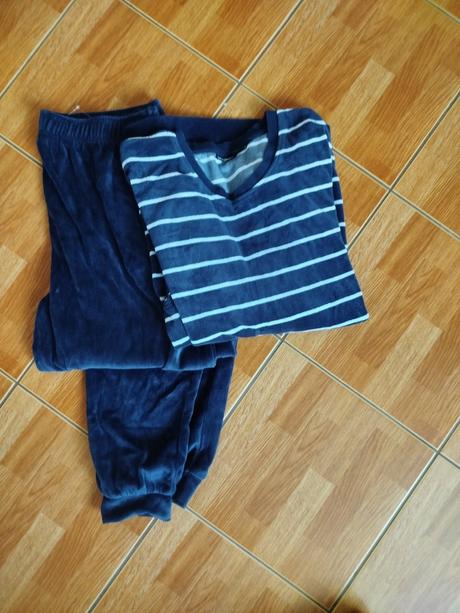 Velúrové pyžamo zn. livergy, m