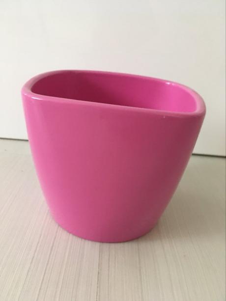 Ruzovy dekoracny kvetinac, 