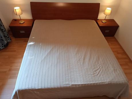 Set manželská posteľ + komoda,