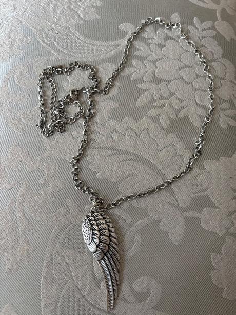 Náhrdelník krídlo bižu, 