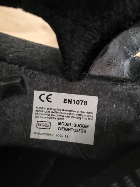 Prilba na bicykel, s