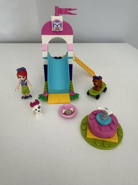 Lego friends - ihrisko pre šteniatka, 